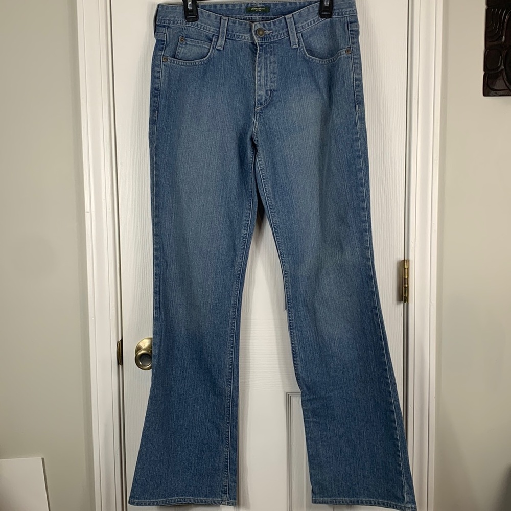 Eddie Bauer classic fit denim blue jeans size 8.